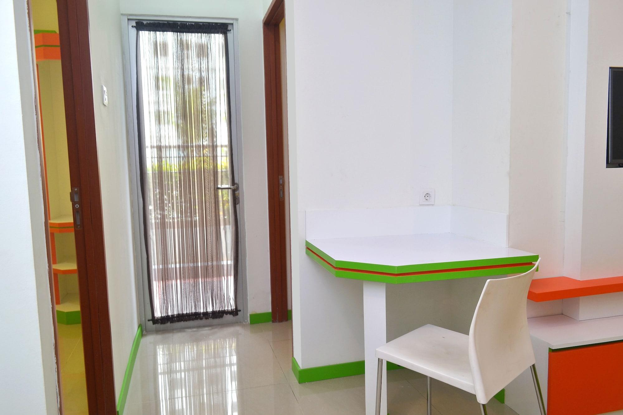Titanium Express Homtel Hotell Jakarta Exteriör bild