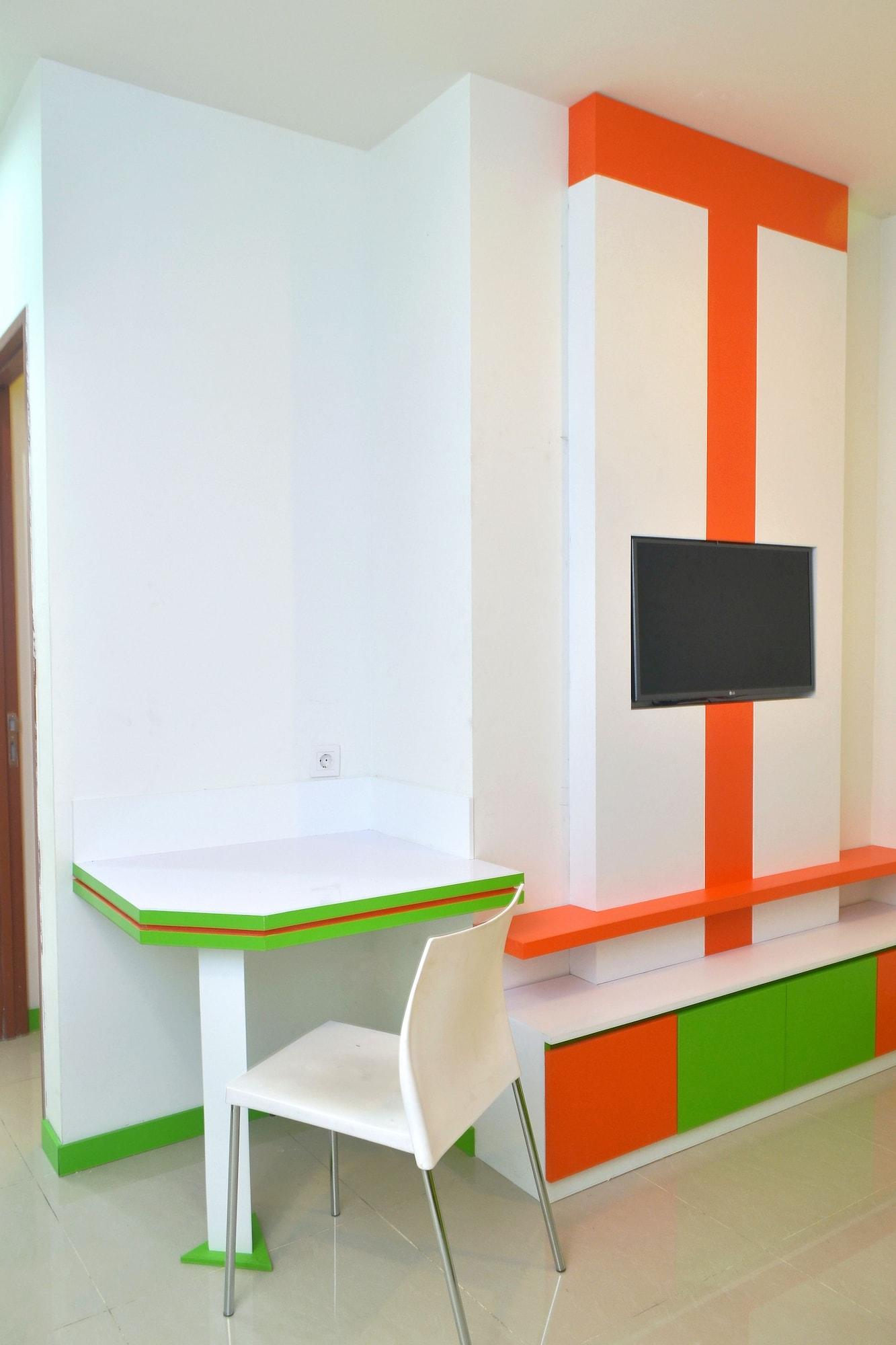 Titanium Express Homtel Hotell Jakarta Exteriör bild