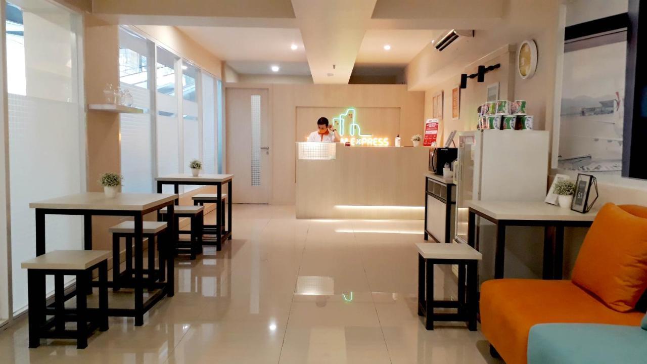 Titanium Express Homtel Hotell Jakarta Exteriör bild