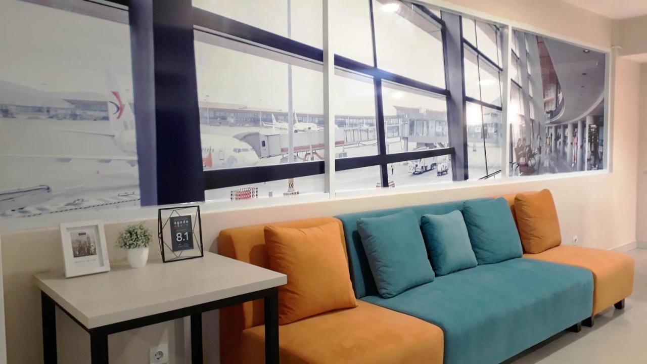 Titanium Express Homtel Hotell Jakarta Exteriör bild