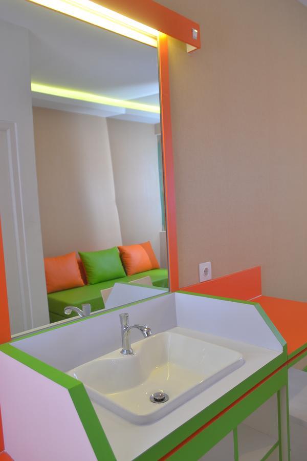 Titanium Express Homtel Hotell Jakarta Exteriör bild