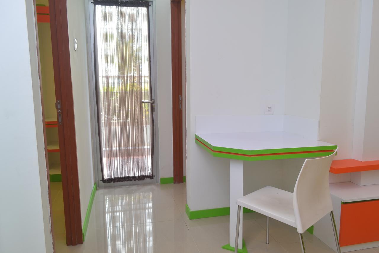 Titanium Express Homtel Hotell Jakarta Exteriör bild