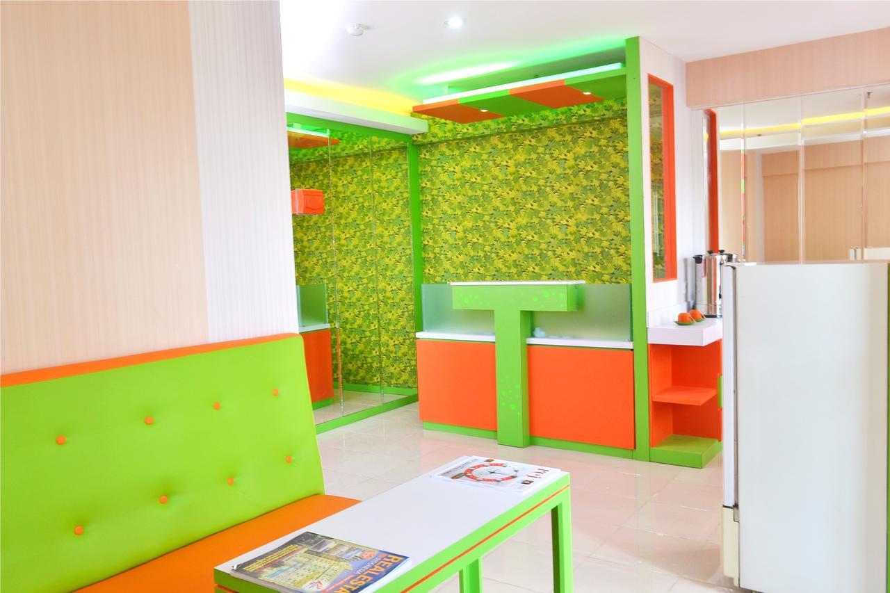 Titanium Express Homtel Hotell Jakarta Exteriör bild