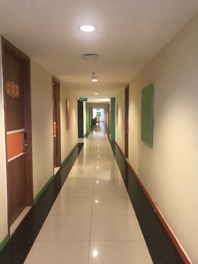 Titanium Express Homtel Hotell Jakarta Exteriör bild
