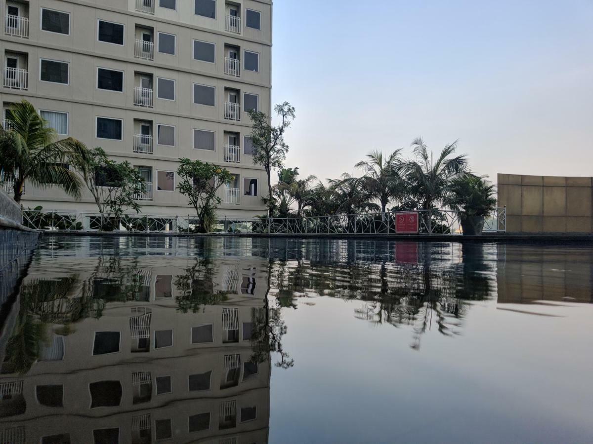 Titanium Express Homtel Hotell Jakarta Exteriör bild