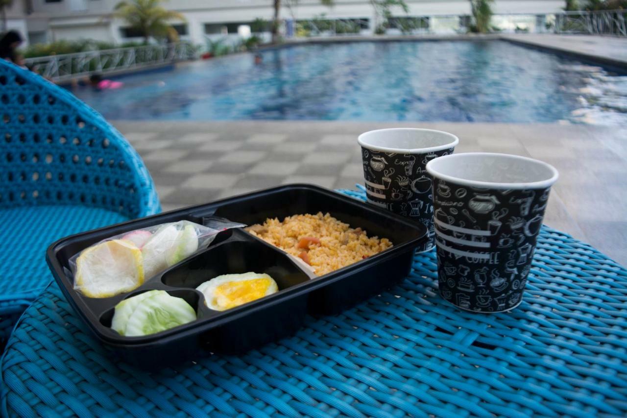 Titanium Express Homtel Hotell Jakarta Exteriör bild